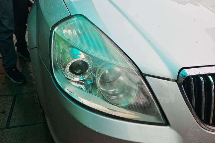 Used Buick Excelle 2011 1.6 LE-AT Right Front Headlight