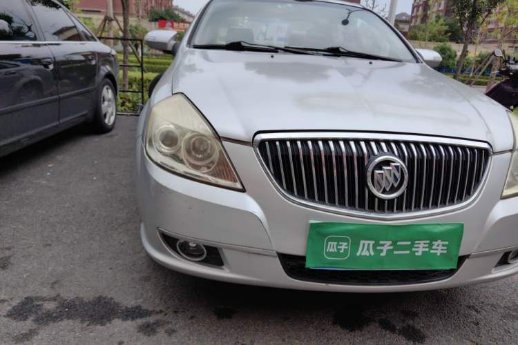 Used Buick Excelle 2011 1.6 LE-MT Right Front Headlight