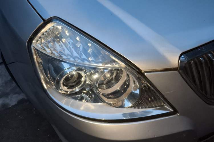 Used Buick Excelle 2011 1.6 LE-MT Right Front Headlight