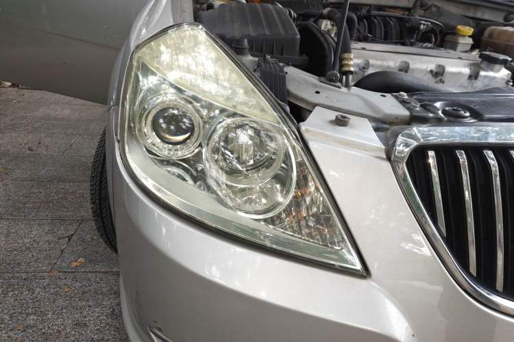 Used Buick Excelle 2011 1.6 LE-AT Right Front Headlight