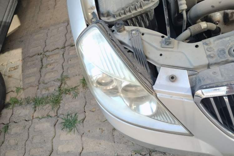 Used Buick Excelle 2011 1.6 LE-AT Right Front Headlight