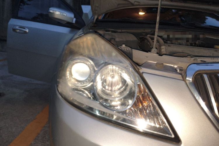 Used Buick Excelle 2011 1.6 LE-AT Right Front Headlight