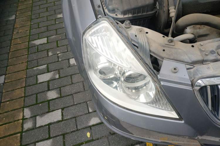 Used Buick Excelle 2011 1.6 LE-AT Right Front Headlight