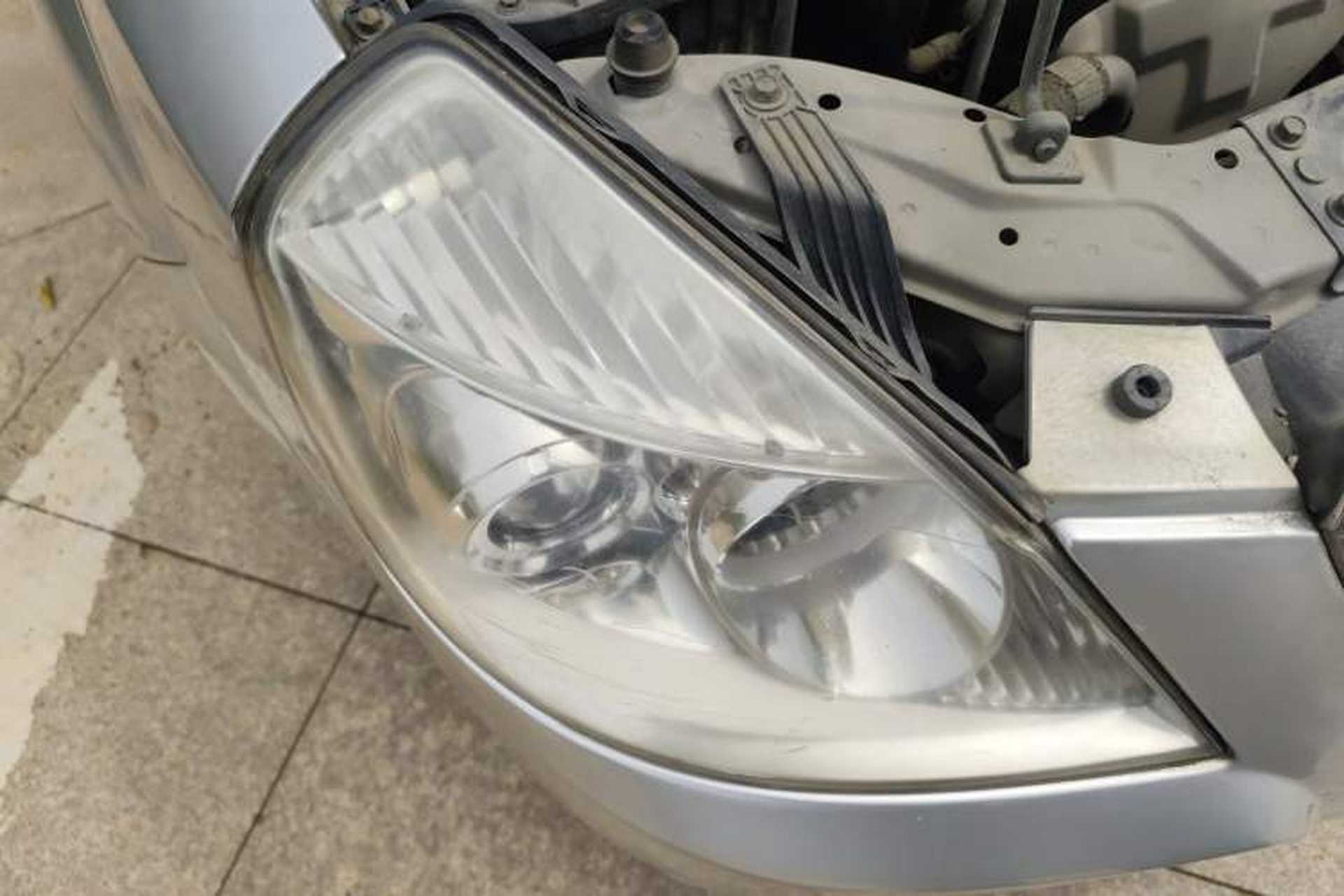 Used Buick Excelle 2011 1.6 LX-MT Right Front Headlight