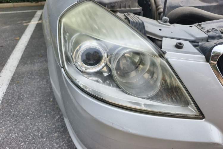 Used Buick Excelle 2011 1.6 LX-MT Right Front Headlight