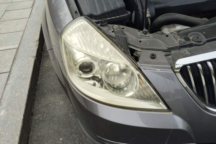 Used Buick Excelle 2011 1.6 LX-MT Right Front Headlight