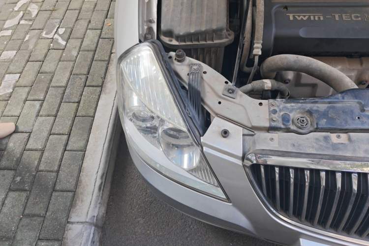Used Buick Excelle 2011 1.6LX-AT Right Front Headlight