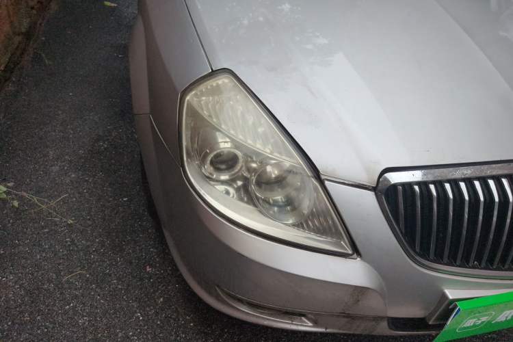 Used Buick Excelle 2011 1.6 LX-MT Right Front Headlight