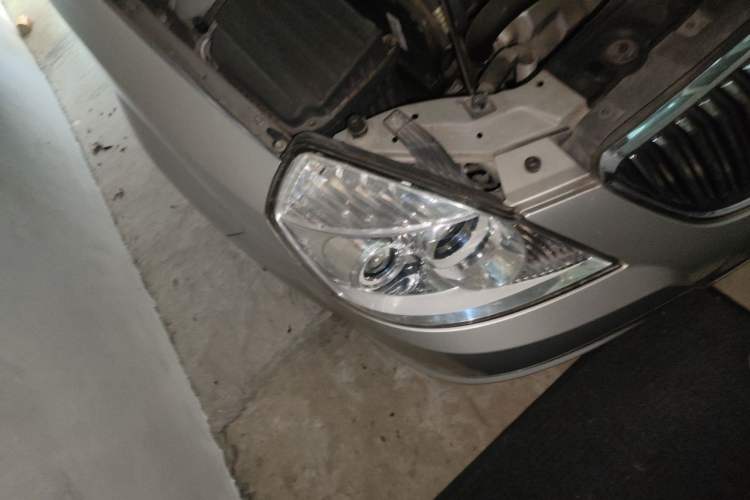 Used Buick Excelle 2011 1.6 LE-MT Right Front Headlight