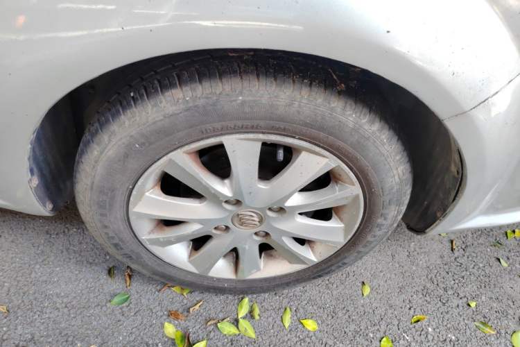 Used Buick Excelle 2011 1.6LX-AT Right Front Wheel Hub