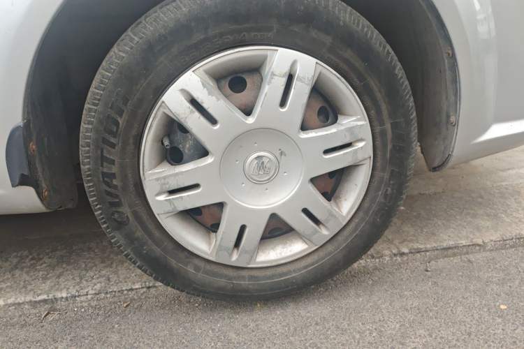 Used Buick Excelle 2011 1.6LX-AT Right Front Wheel Hub