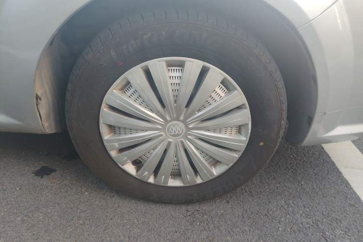 Used Buick Excelle 2011 1.6LX-AT Right Front Wheel Hub