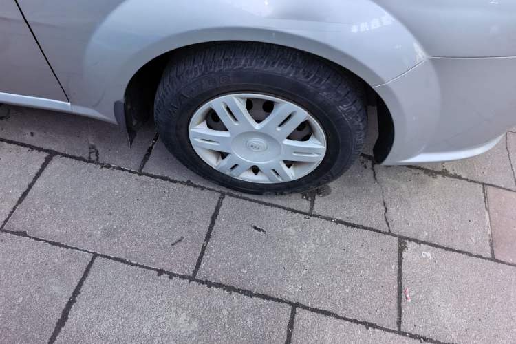 Used Buick Excelle 2011 1.6LX-AT Right Front Wheel Hub