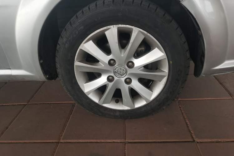 Used Buick Excelle 2011 1.6 LE-AT Right Front Wheel Hub