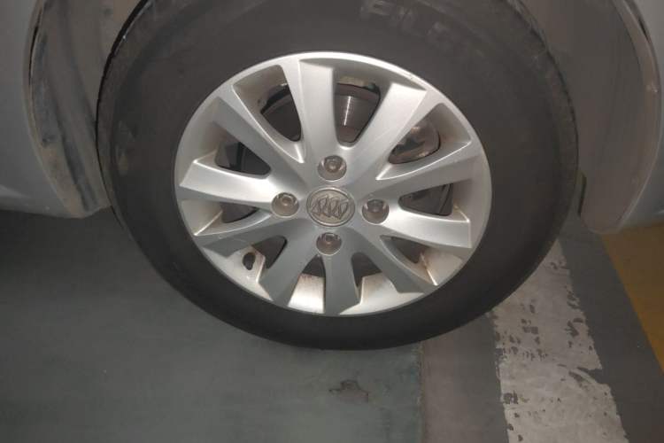 Used Buick Excelle 2011 1.6 LE-AT Right Front Wheel Hub