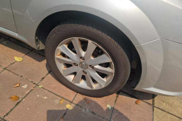 Used Buick Excelle 2011 1.6 LE-MT Right Front Wheel Hub