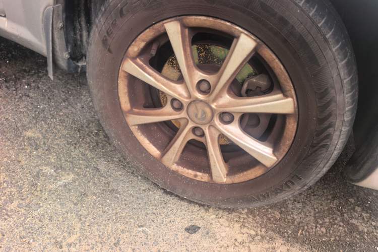 Used Buick Excelle 2011 1.6 LX-MT Right Front Wheel Hub