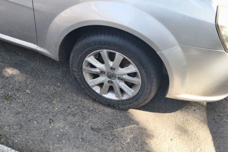 Used Buick Excelle 2011 1.6 LX-MT Right Front Wheel Hub