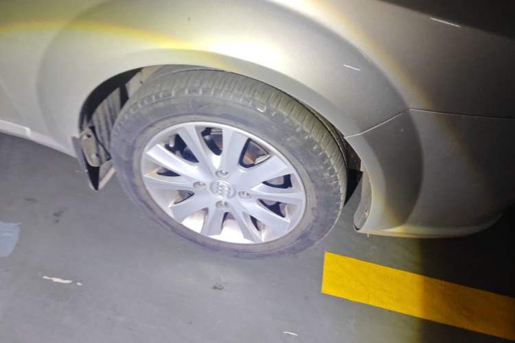 Used Buick Excelle 2011 1.6 LE-AT Right Front Wheel Hub