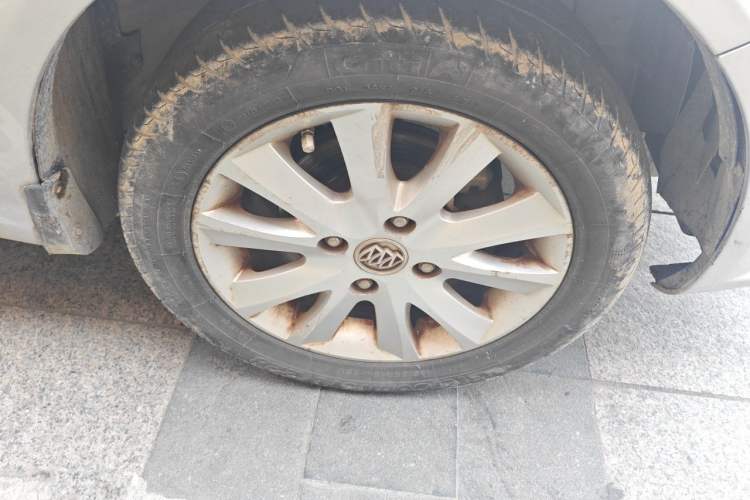 Used Buick Excelle 2011 1.6 LE-AT Right Front Wheel Hub