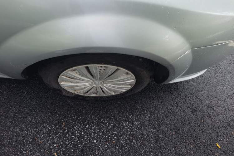 Used Buick Excelle 2011 1.6LX-AT Right Front Wheel Hub