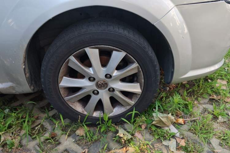 Used Buick Excelle 2011 1.6 LE-MT Right Front Wheel Hub