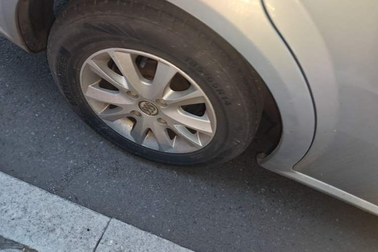 Used Buick Excelle 2011 1.6 LX-MT Right Front Wheel Hub