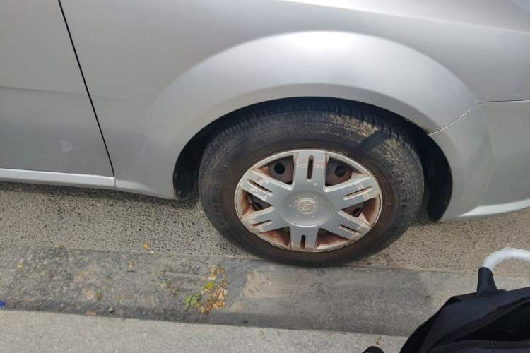 Used Buick Excelle 2011 1.6LX-AT Right Front Wheel Hub