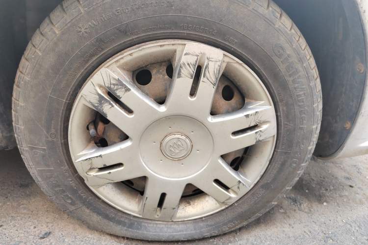 Used Buick Excelle 2011 1.6LX-AT Right Front Wheel Hub