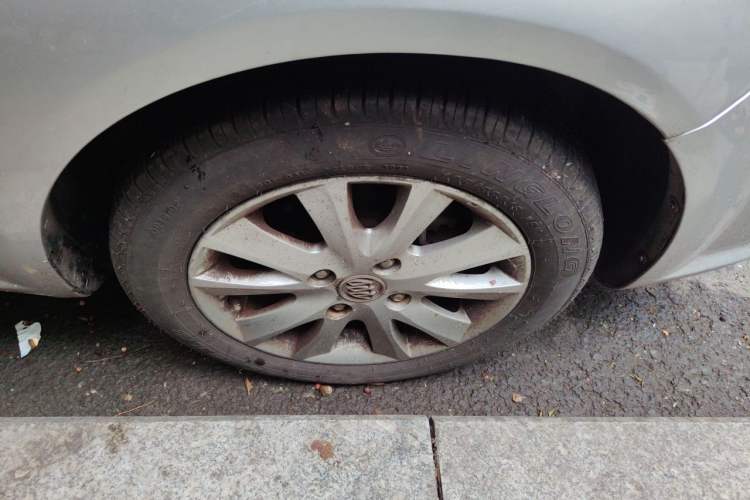 Used Buick Excelle 2011 1.6 LE-MT Right Front Wheel Hub