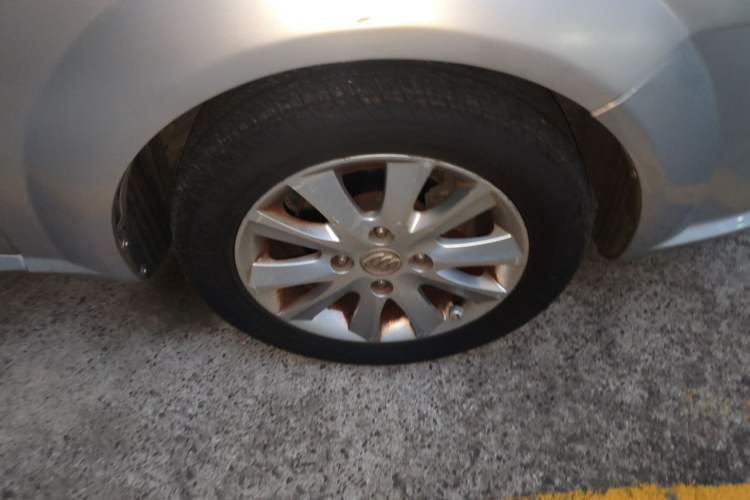 Used Buick Excelle 2011 1.6 LE-AT Right Front Wheel Hub