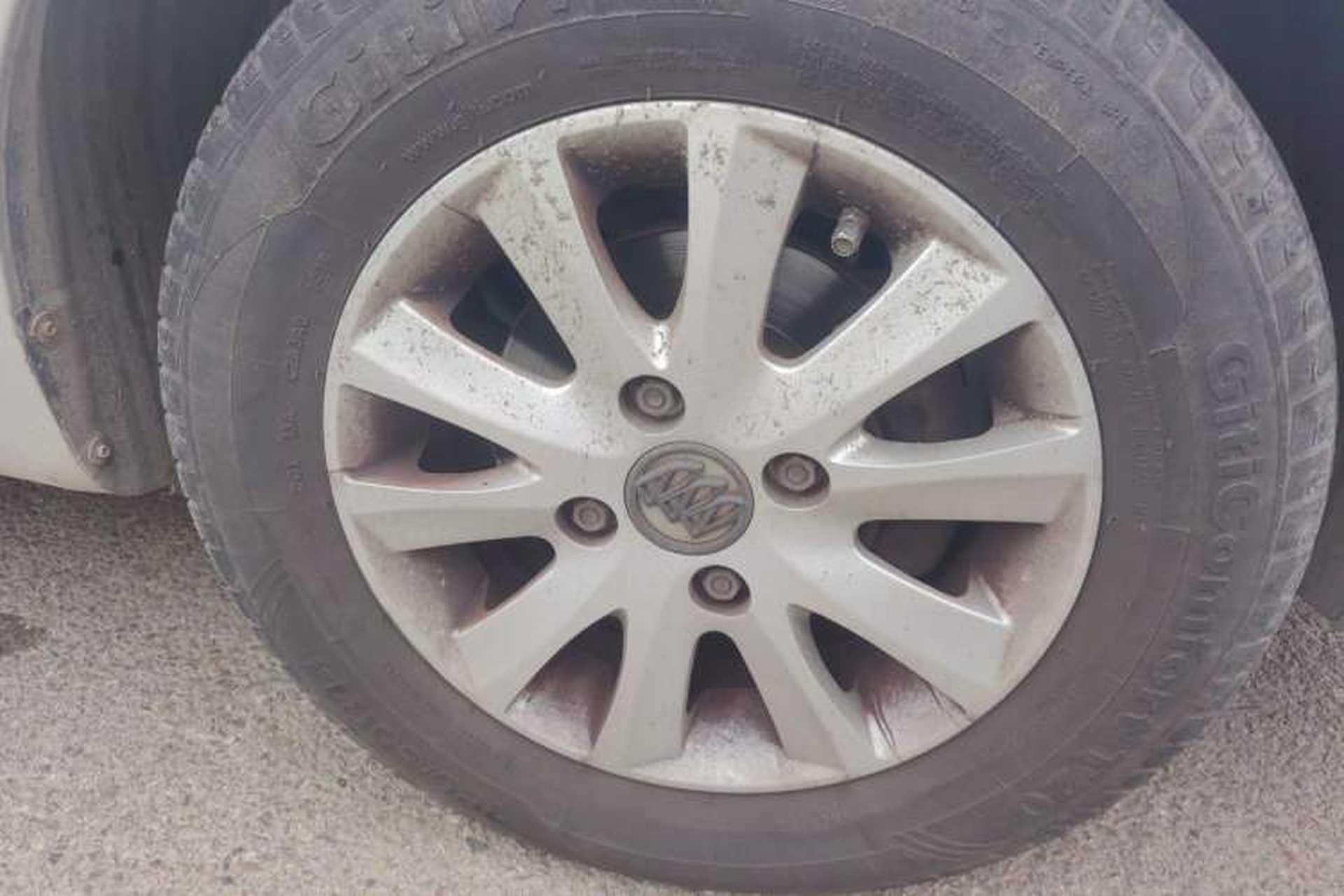 Used Buick Excelle 2011 1.6 LX-MT Right Front Wheel Hub