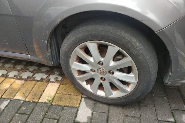 Used Buick Excelle 2011 1.6 LE-AT Right Front Wheel Hub