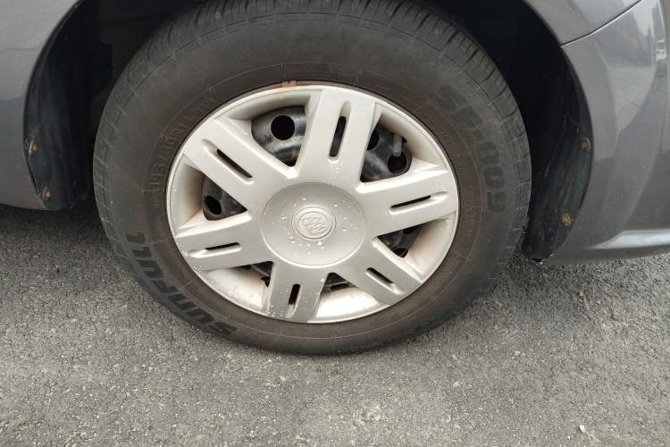 Used Buick Excelle 2011 1.6 LX-MT Right Front Wheel Hub