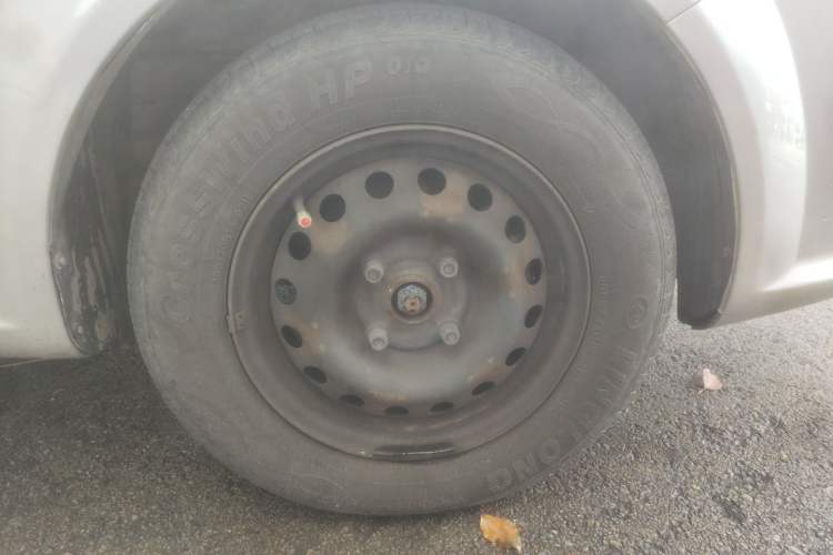 Used Buick Excelle 2011 1.6LX-AT Right Front Wheel Hub