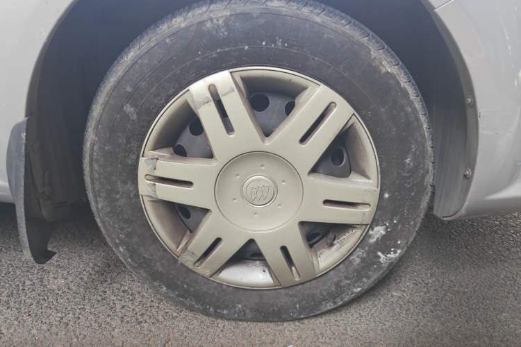 Used Buick Excelle 2011 1.6LX-AT Right Front Wheel Hub