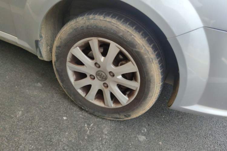 Used Buick Excelle 2011 1.6LX-AT Right Front Wheel Hub