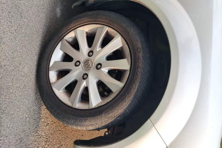 Used Buick Excelle 2011 1.6 LE-MT Right Front Wheel Hub