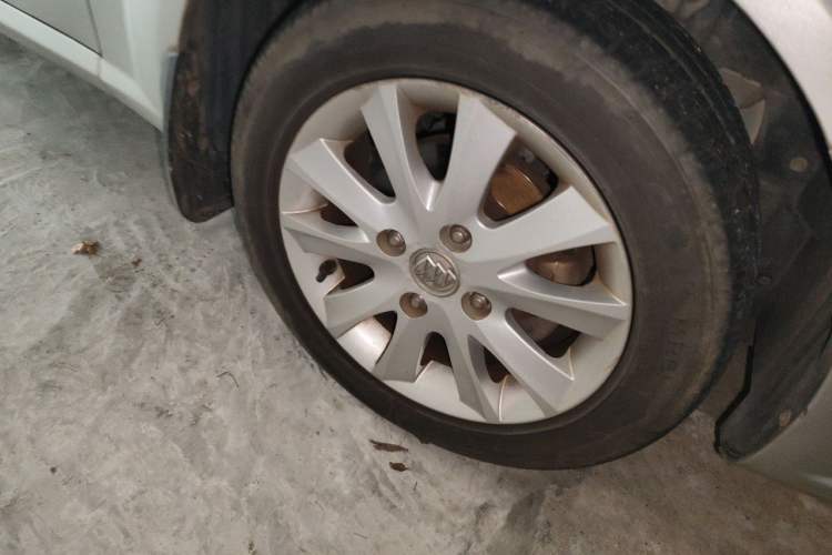 Used Buick Excelle 2011 1.6 LE-MT Right Front Wheel Hub