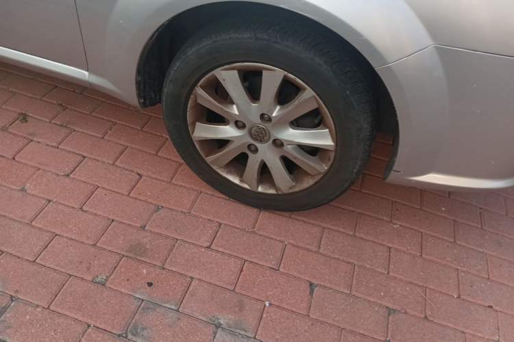 Used Buick Excelle 2011 1.6 LE-AT Right Front Wheel Hub