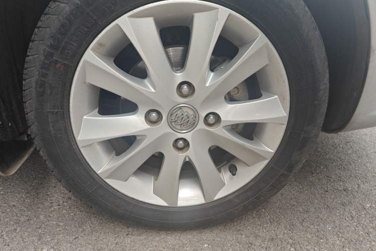 Used Buick Excelle 2011 1.6 LE-MT Right Front Wheel Hub