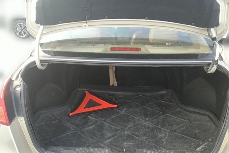 Used Buick Excelle 2011 1.6LX-AT Trunk