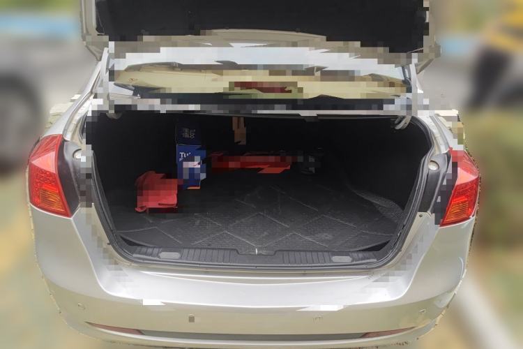 Used Buick Excelle 2011 1.6 LE-MT Trunk
