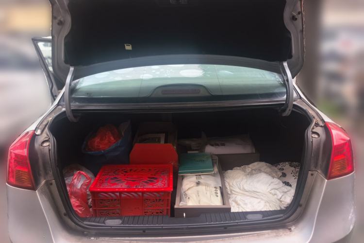 Used Buick Excelle 2011 1.6 LX-MT Trunk