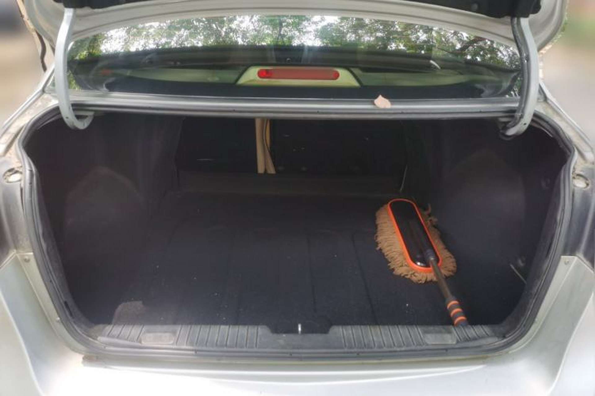 Used Buick Excelle 2011 1.6 LX-MT Trunk