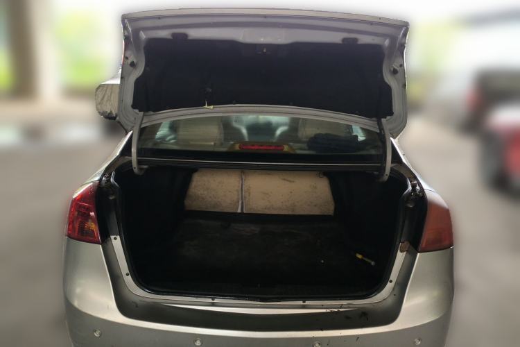 Used Buick Excelle 2011 1.6 LE-AT Trunk