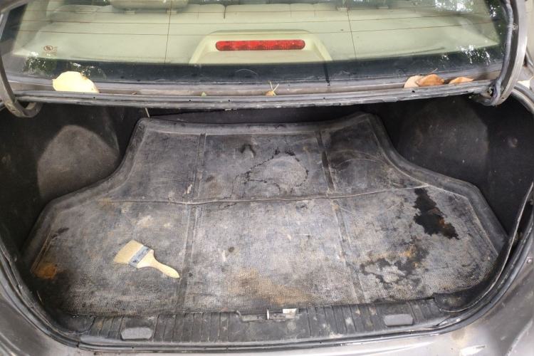 Used Buick Excelle 2011 1.6 LE-MT Trunk