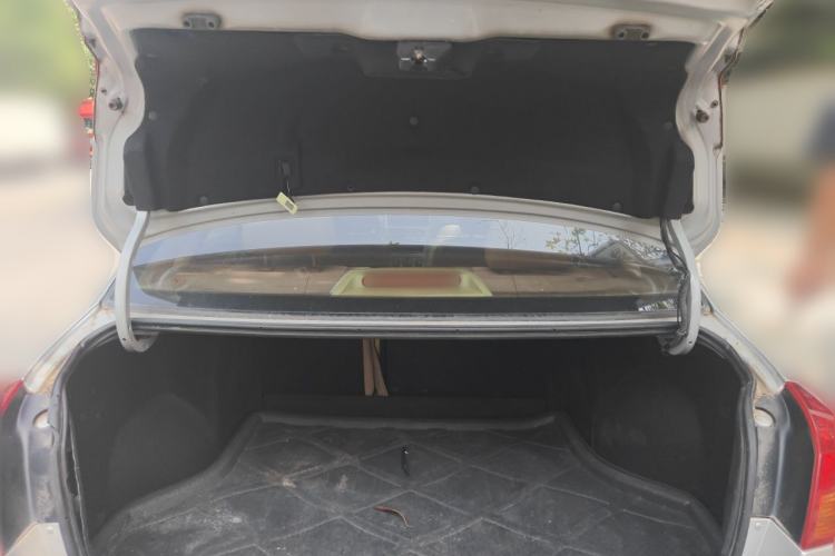 Used Buick Excelle 2011 1.6LX-AT Trunk