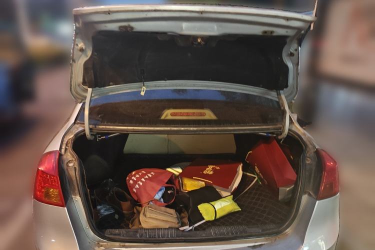 Used Buick Excelle 2011 1.6 LX-MT Trunk