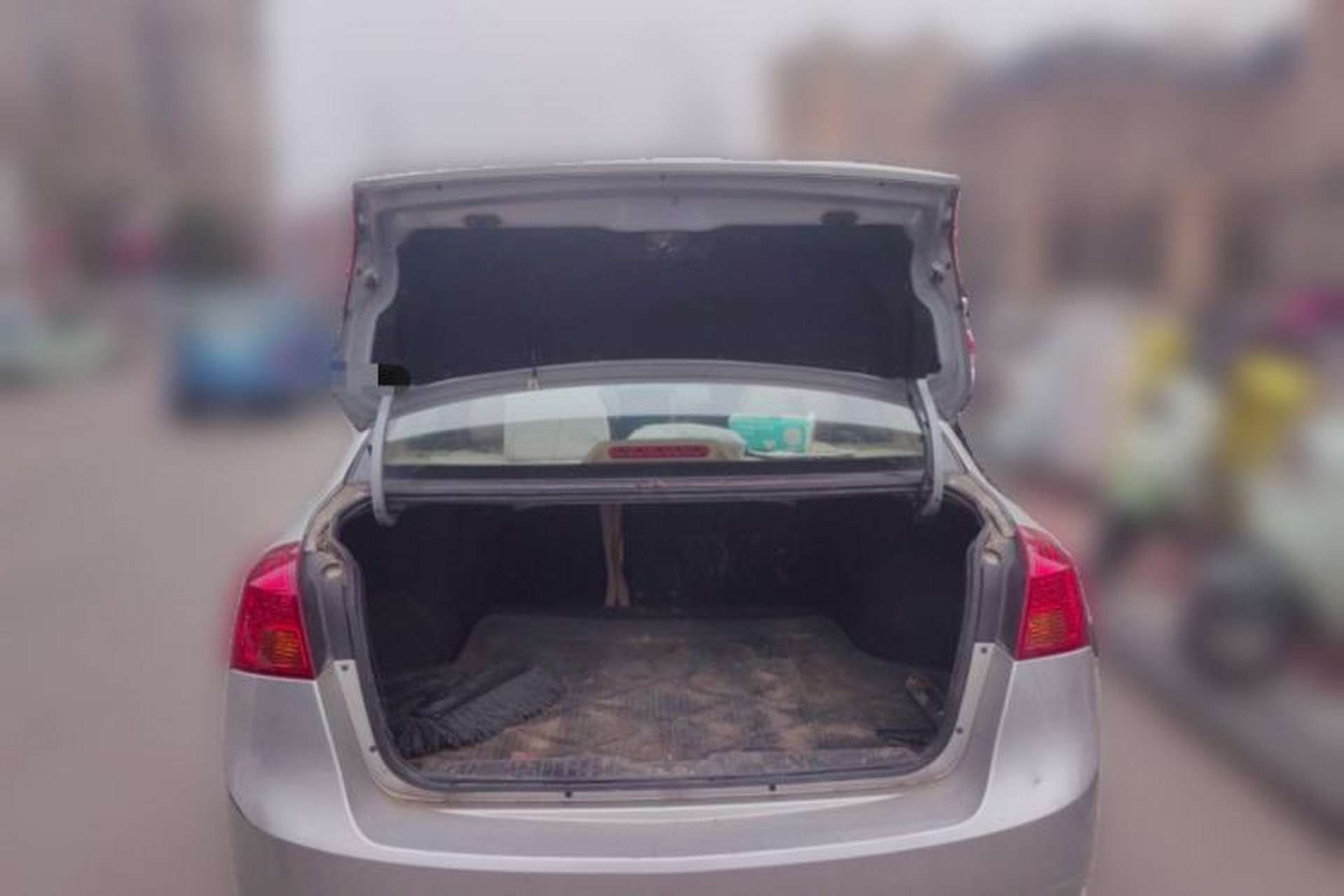 Used Buick Excelle 2011 1.6 LX-MT Trunk